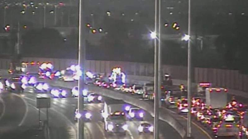 Un choque en la autopista I-11 cerca de Las Vegas Blvd está provocando retrasos de tráfico la...