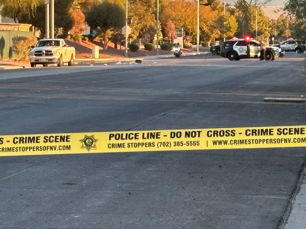 La policía acude a un accidente mortal cerca de Cheyenne y Nellis el jueves 8 de octubre de 2026.