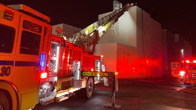 Las autoridades del Departamento de Bomberos del Condado Clark señalan que unos fuegos...