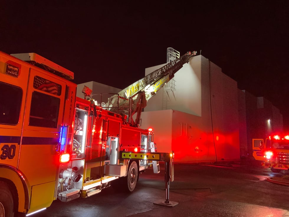Las autoridades del Departamento de Bomberos del Condado Clark señalan que unos fuegos...