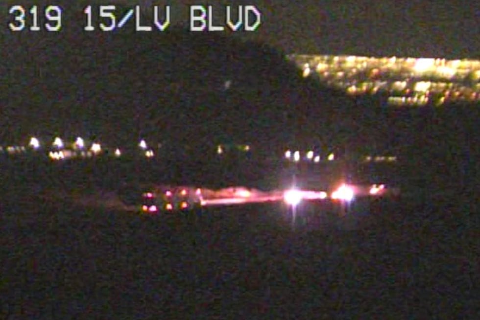 Las Vegas Boulevard está cerrado en ambas direcciones en el noreste del valle el miércoles por...