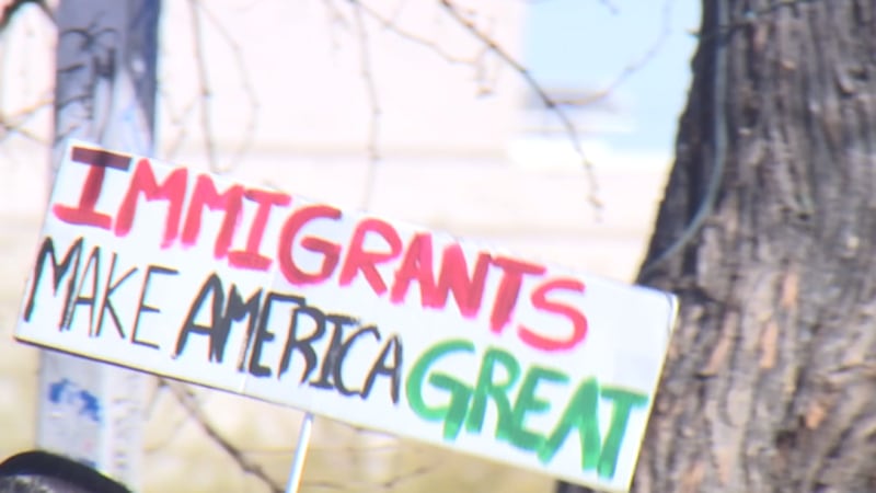 La policía de Henderson colaboró con el Departamento de Policía del Distrito Escolar del...