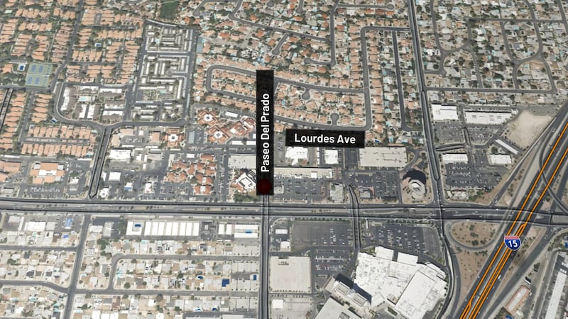 Un ciclista de bicicleta eléctrica falleció tras chocar contra un bordillo y un muro el sábado...