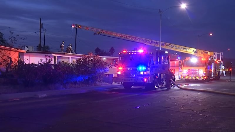 Los bomberos del Condado Clark extinguieron rápidamente un incendio ocurrido a primera hora de...