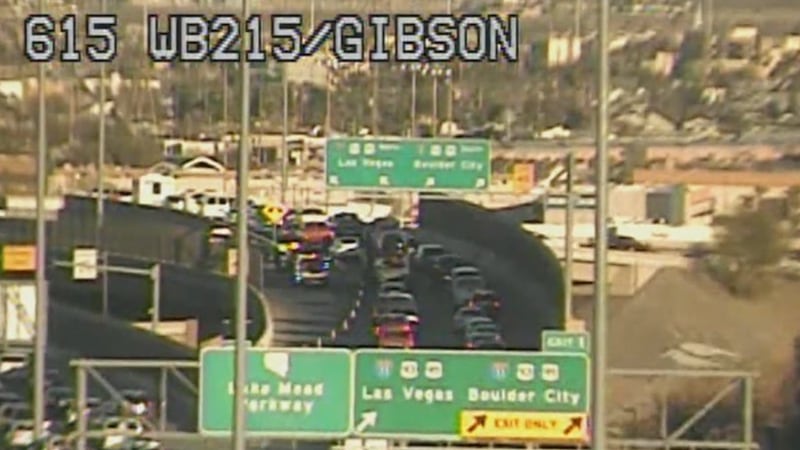 La Patrulla de Carreteras de Nevada está investigando un choque que provocó el cierre de...