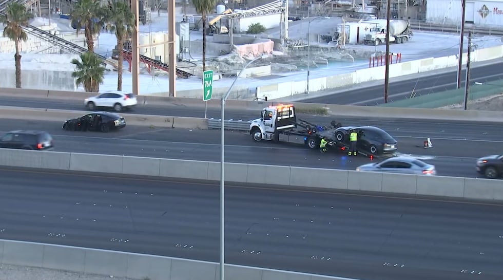 Arrestan a un conductor presuntamente bajo los efectos de sustancias tras un choque en la I-11...
