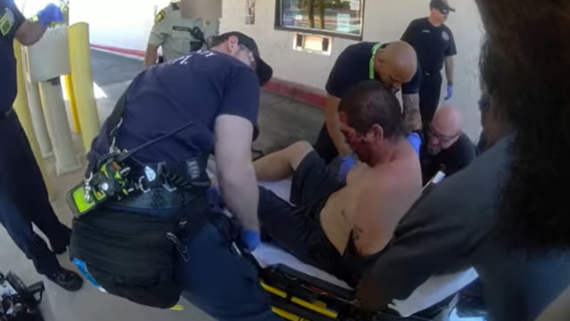 Un video de la policía muestra el caos después de que un hombre disparara y matara a una pareja