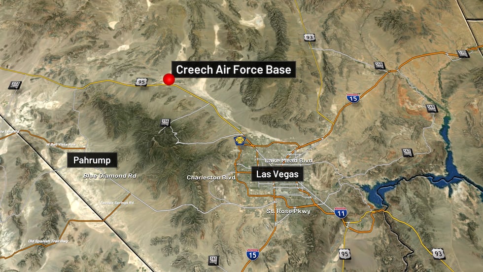 Piloto se eyecta de una aeronave militar al norte de la Base Aérea Creech; la búsqueda está en...
