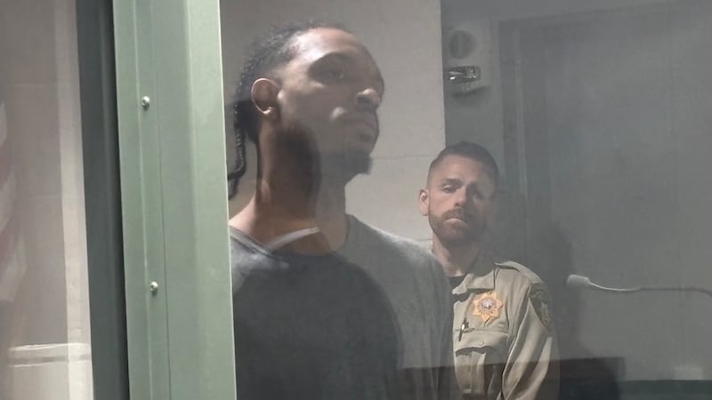 Elijah Malone comparece ante el tribunal en relación con un atropello con fuga mortal el...