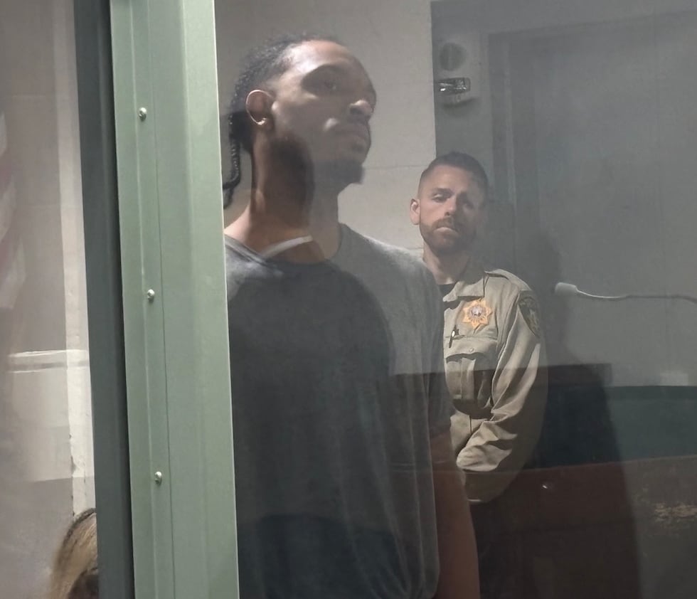 Elijah Malone comparece ante el tribunal en relación con un atropello con fuga mortal el...
