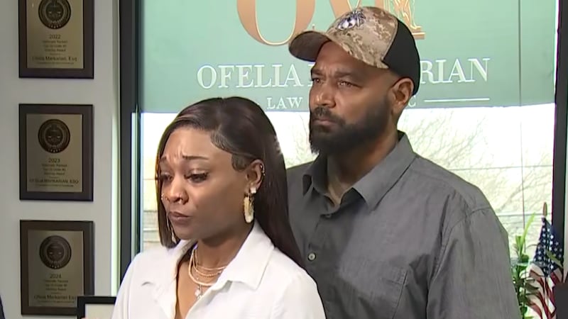 La familia de un niño que murió en una toma de rehenes con su padre a principios de este mes...