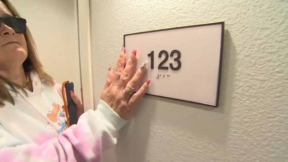 Abre en Las Vegas la primera comunidad de viviendas para personas ciegas de Nevada.