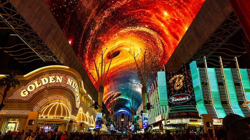 Fremont Street Experience retrocede en el tiempo con una fiesta nostálgica al estilo de los...