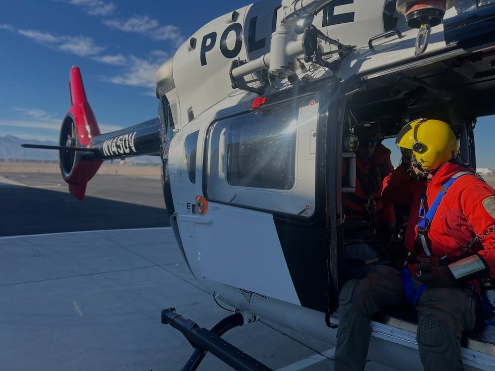 Los equipos de búsqueda y rescate salvaron a un excursionista que se rompió una pierna...