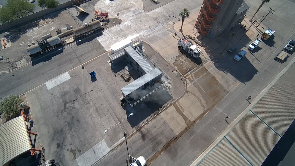 El Departamento de Bomberos de Henderson está utilizando tecnología de drones para acercarse a...