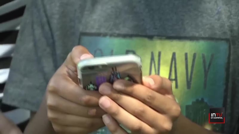 ¿Cuál es la mejor edad para darle un celular a un niño?