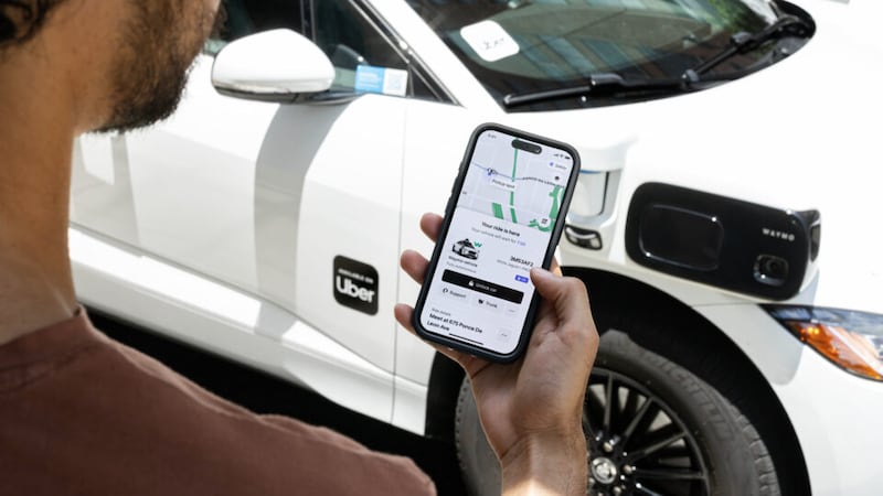 Servicio de robotaxis Uber con Waymo