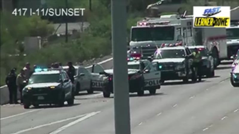 Un accidente ha provocado el cierre de carriles en la I-11, en Henderson, este viernes 14 de...