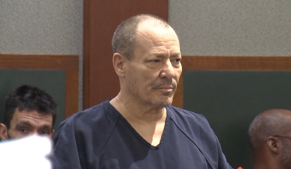 El hombre acusado de incendiar una casa rodante en Las Vegas y matar a su exnovia pensó que su...