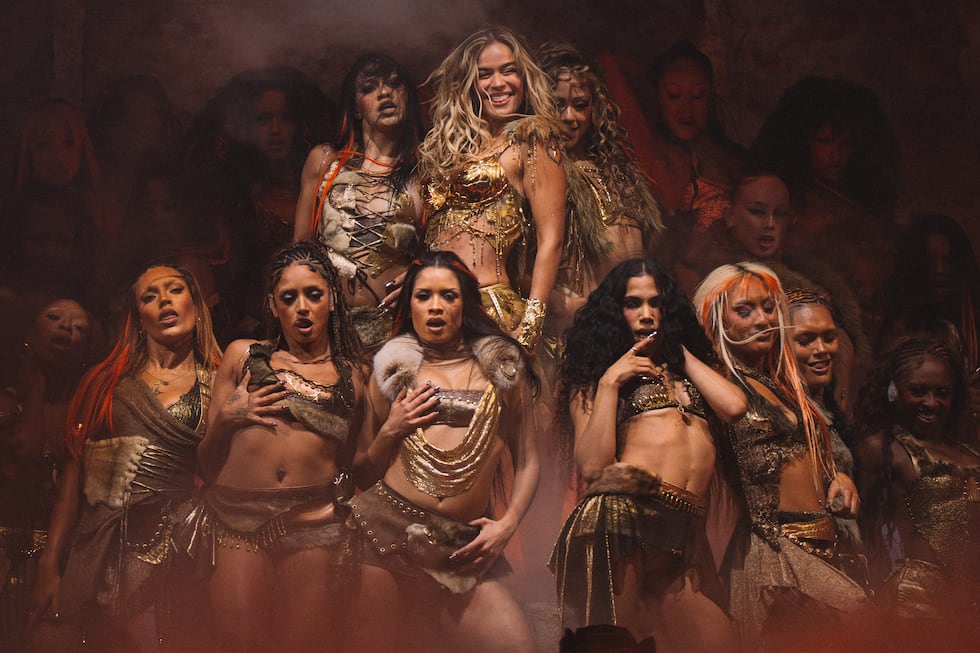 Karol G en Coachella 2026. Foto de @CHRISCORNEJO_ a través de KF Publicity.