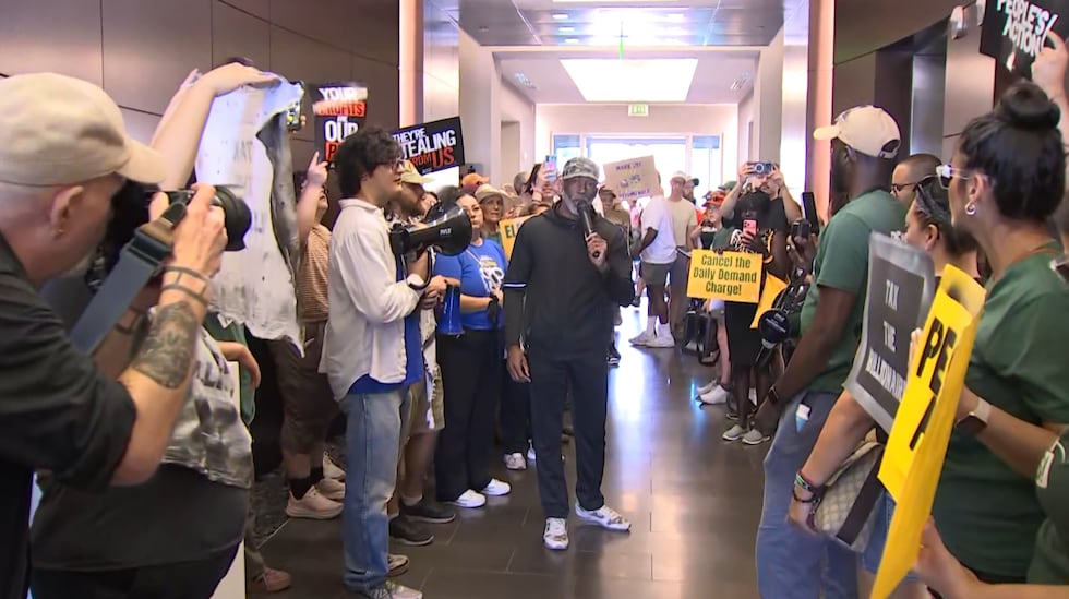 Los residentes de Las Vegas planean una manifestación contra el cargo por demanda diaria de NV...