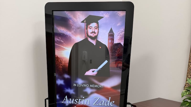 El oficial Austin Zade Abdelnabi es sepultado en Carolina del Sur
