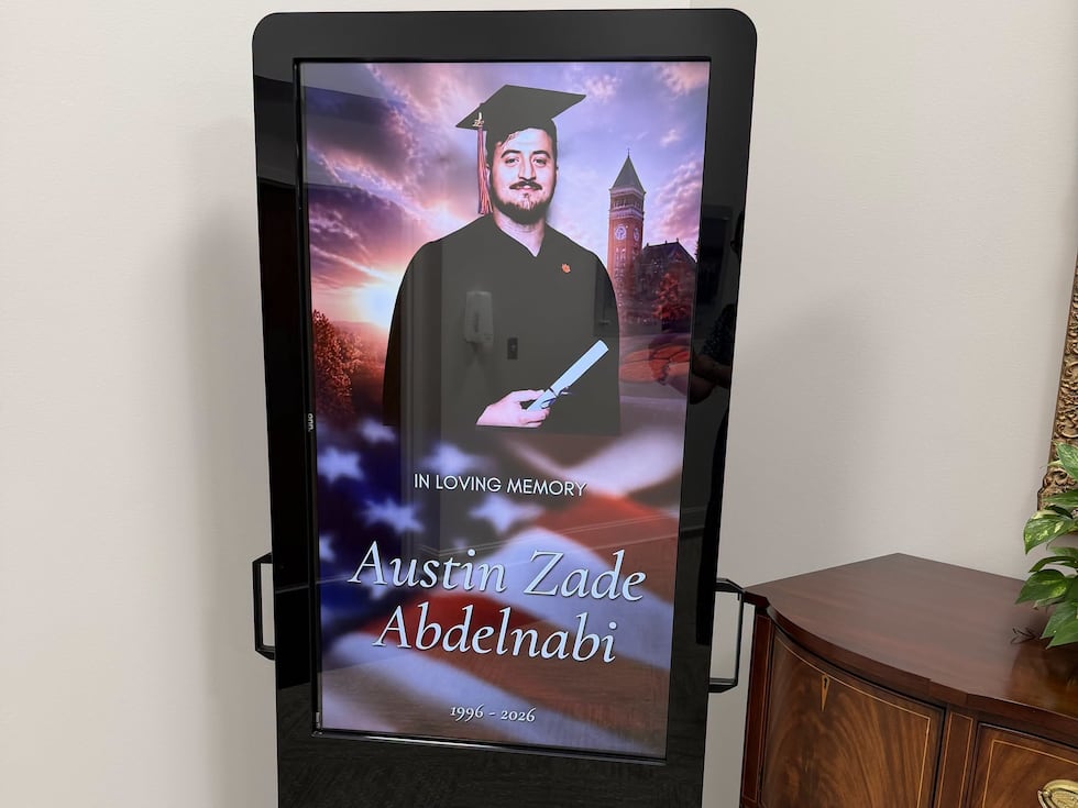 El oficial Austin Zade Abdelnabi es sepultado en Carolina del Sur