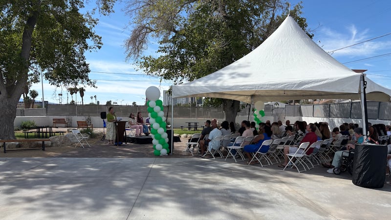 La escuela secundaria Mission inaugura un nuevo jardín para los estudiantes el sábado 26 de...