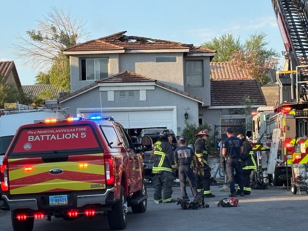 Una familia de cuatro miembros ha sido desplazada tras un incendio ocurrido la madrugada del...