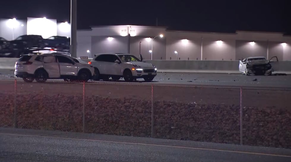 La Policía Estatal de Nevada está investigando un accidente mortal en el que se vieron...