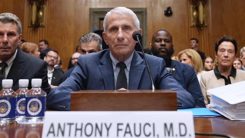 El doctor Anthony Fauci comparece ante el Comité de Asuntos de Seguridad Nacional y Gobierno...