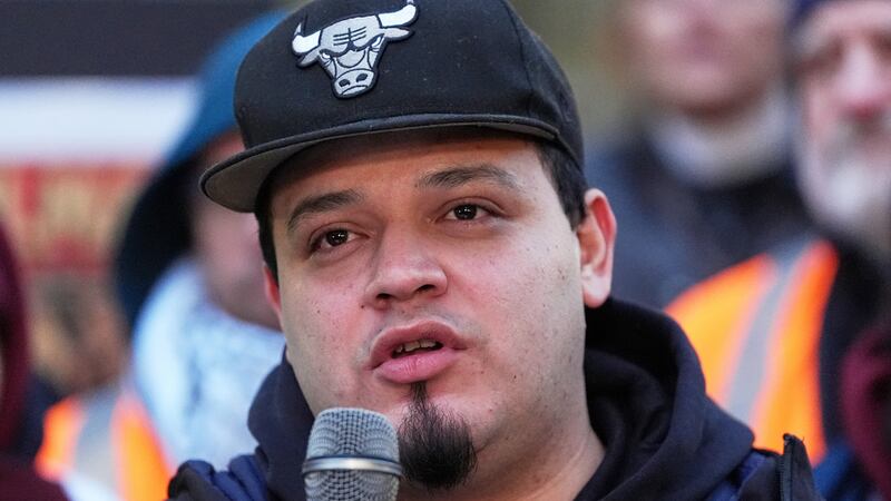 Kilmar Ábrego García habla en una concentración antes de acudir a una cita con el Servicio de...