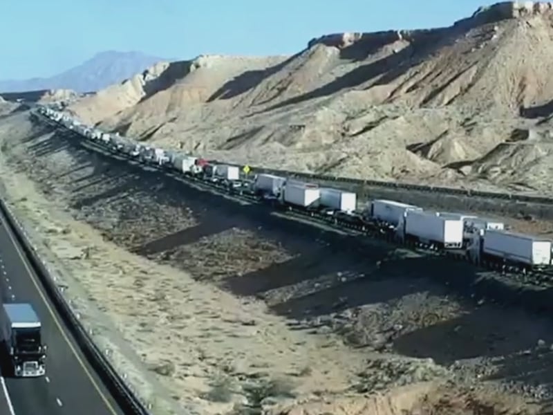 Un choque ha cerrado parte de la autopista I-15 en dirección sur, cerca de Mesquite, la mañana...