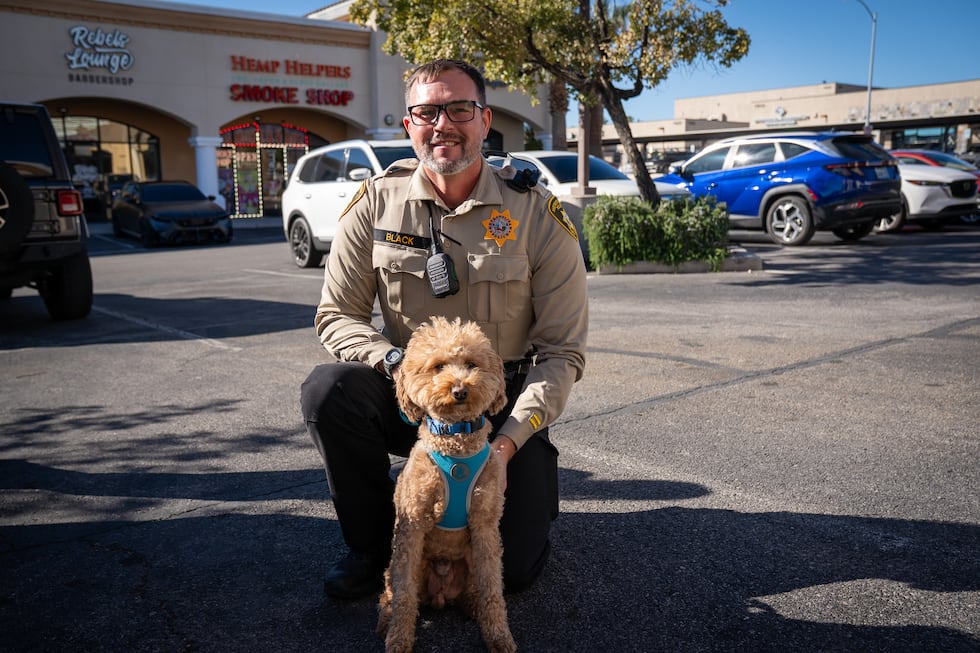 El perro salvado por oficiales del Departamento de Policía Metropolitana de Las Vegas en el...