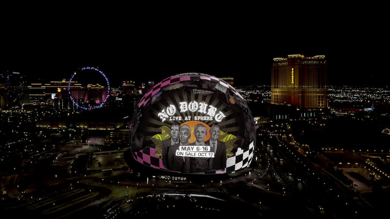 La Esfera en Las Vegas muestra una imagen promocional de la próxima residencia de No Doubt,...