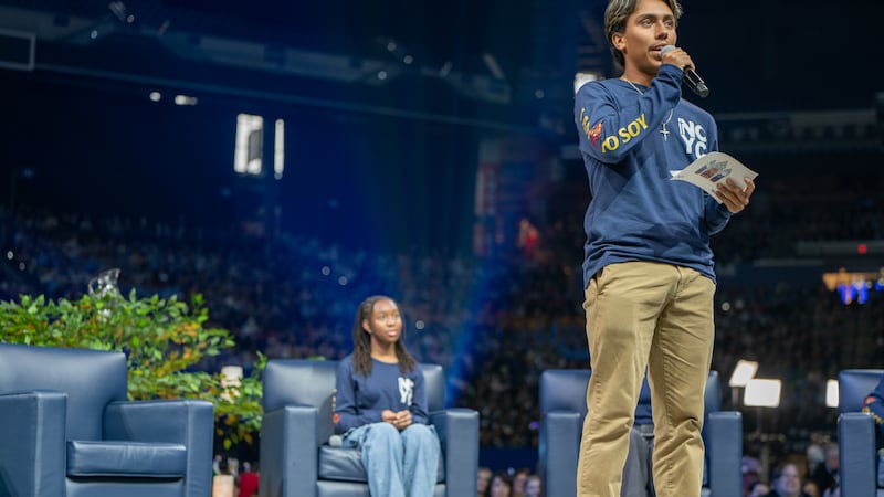 Adolescente de Mesquite habla con el Papa León XIV en una conferencia de Indianápolis