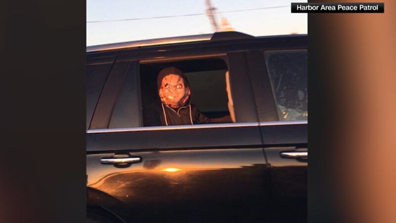 An ICE agent was seen in Los Angeles wearing a Chucky mask.