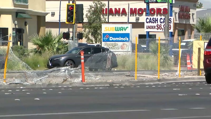 El proyecto de vallado de 1,6 millones de dólares entre Desert Inn y Flamingo enfrenta...