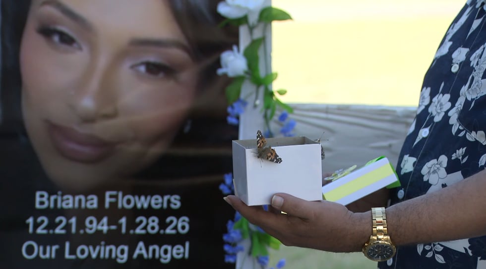 Familiares y amigos se reunieron para recordar a una madre que fue asesinada en el valle el...