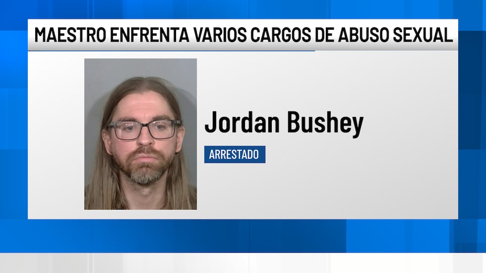 Policía busca a más víctimas de maestro de Las Vegas arrestado por agresión sexual.
