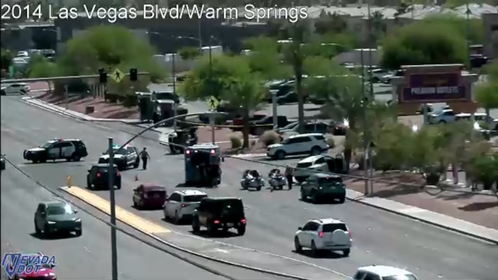 Un accidente con vuelco en el que se vieron involucrados dos automóviles ha enviado a tres...