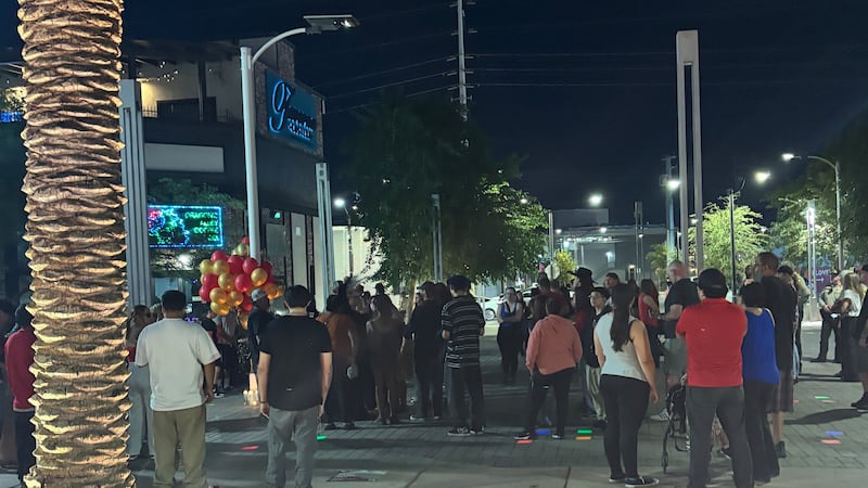 Seres queridos se reúnen en el Distrito de las Artes para recordar a un joven de 15 años...