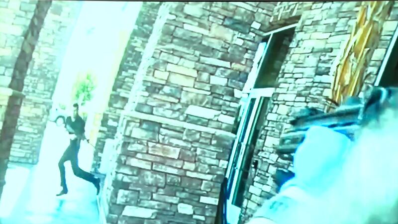 Sospechoso visto saliendo de Las Vegas Athletic Club después de disparar el 16 de mayo de 2025.