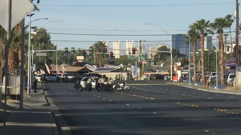Un ciclista resultó herido en un accidente cerca del centro de Las Vegas el jueves por la mañana.