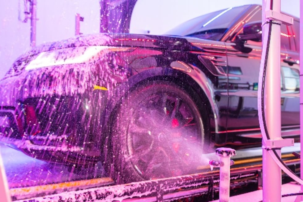 WOW Carwash lanza nuevos sistemas de ahorro de agua en todo el valle de Las Vegas.