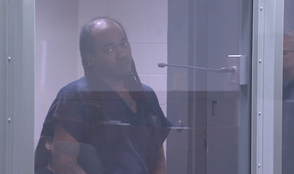 Hombre acusado de agredir sexualmente a una estudiante de la UNLV permanece detenido sin...