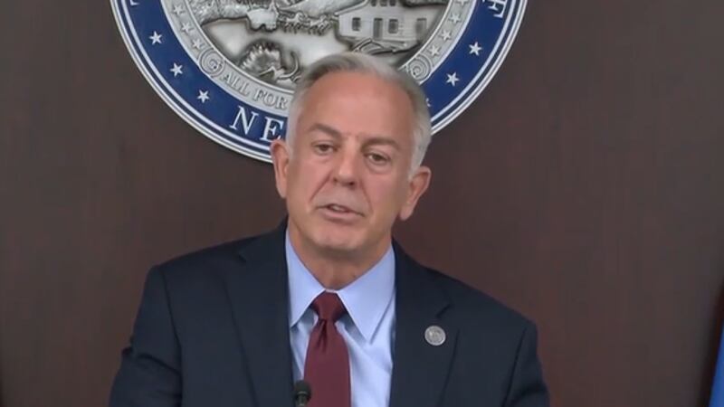 El gobernador Lombardo se niega a firmar la proclamación del Día de César Chávez.