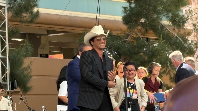 Desfile en Las Vegas rinde homenaje a Bruno Mars con el cambio de nombre de una calle y la...