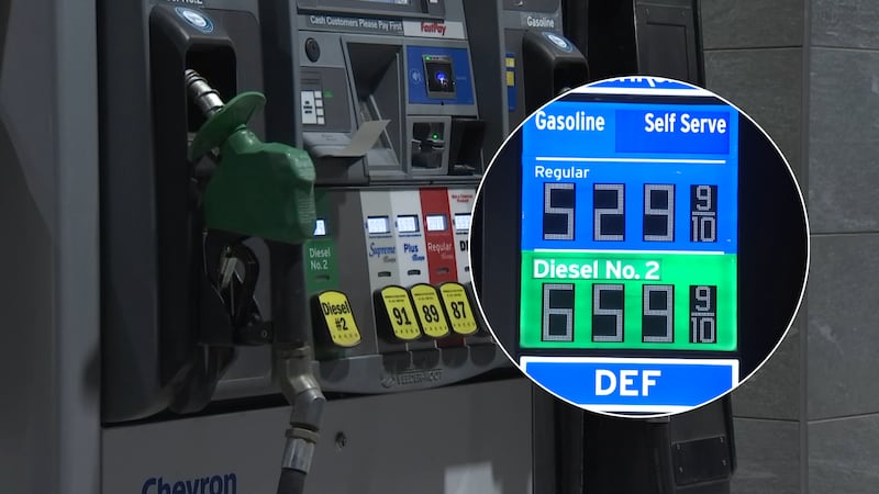 Los precios promedio de la gasolina están subiendo en Las Vegas, donde los conductores pagan...