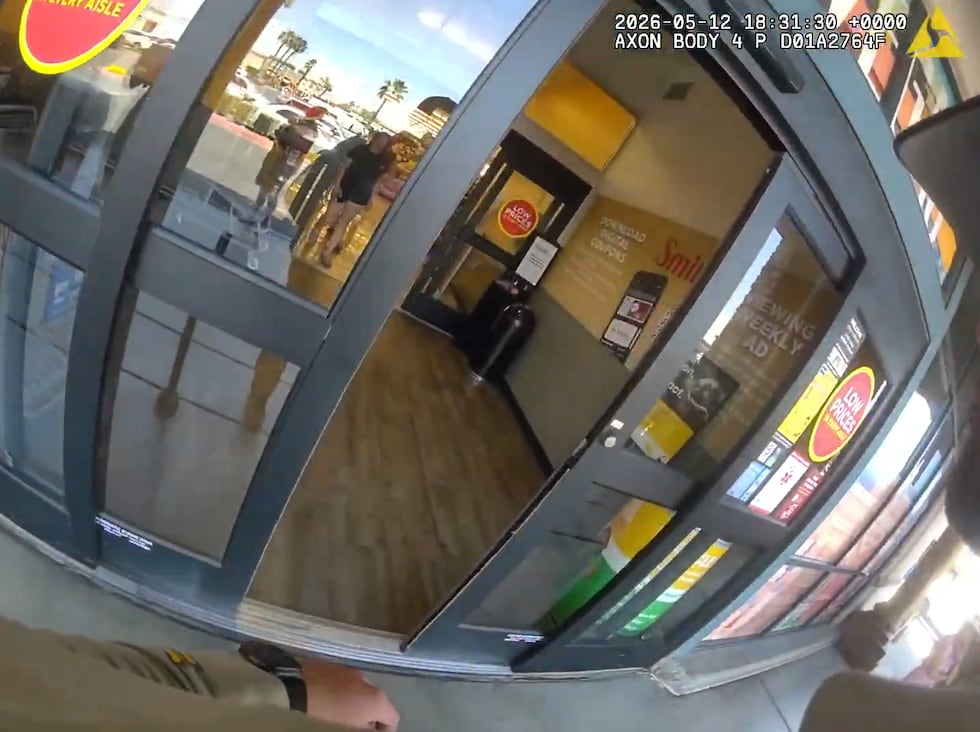 El Departamento de Policía Metropolitana de Las Vegas ha publicado más imágenes de las cámaras...
